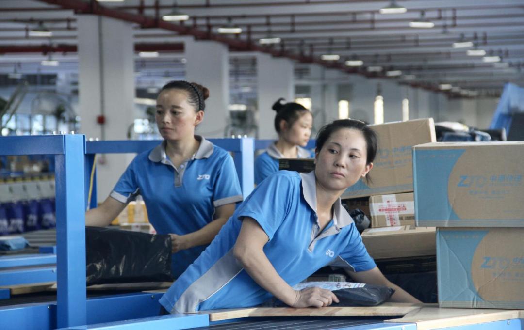 燕罗街道深化“两个覆盖” 快递物流行业党组织建设再添新篇